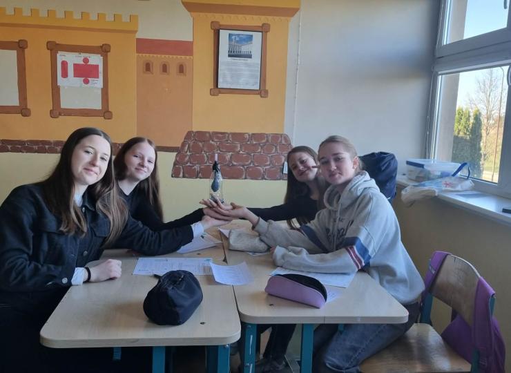 Integruota anglų kalbos ir sveikos gyvensenos įgūdžių pamoka „Plaučių modelis (STEAM)“