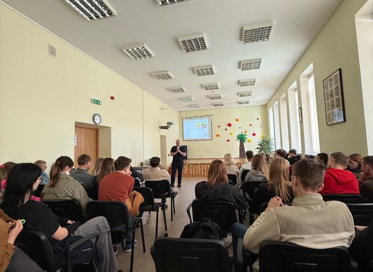 Paskaitos apie stresą ir emocijas su lektoriumi A. Šabajevu Semeliškių gimnazijoje