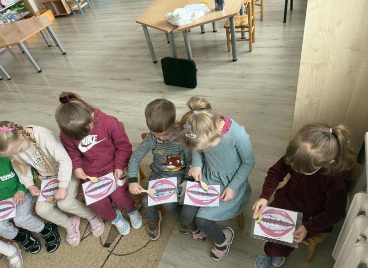 Pastrėvio vaikų darželyje  - veikla apie sveikus dantukus