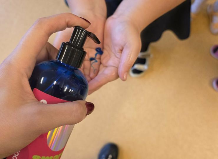 Rankytes plaunu išmaniai Elektrėnų pradinėje mokykloje