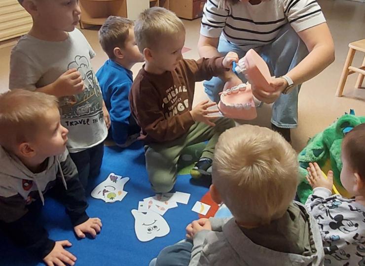 Pamokėlė apie dantukus „Kietaviškių progimnazijoje“