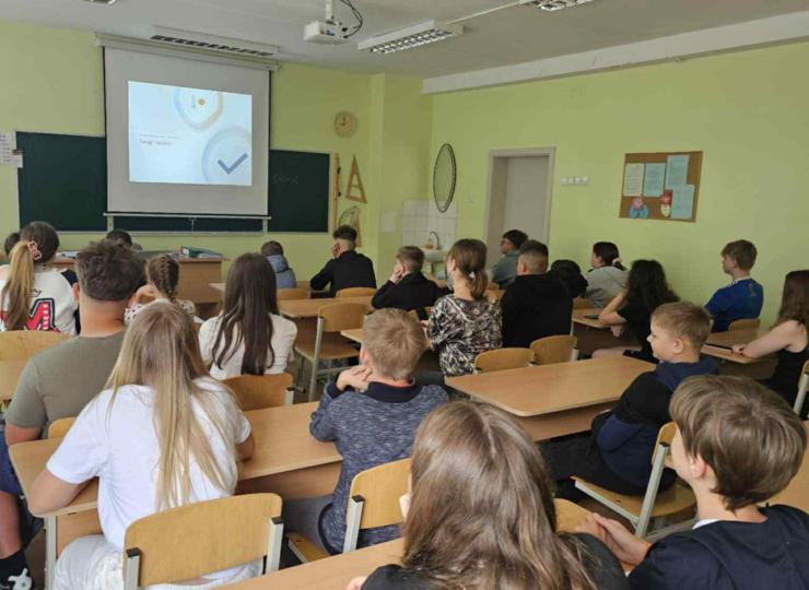 Paskaitų ciklas „Saugi vasara“ Elektrėnų „Ąžuolyno“ progimnazijoje